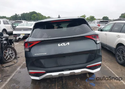 2024 Kia Sportage Ex z USA, uszkodzony, nr VIN KNDPV3DFXR7217687
